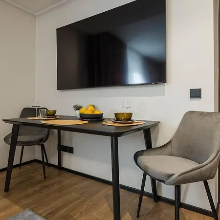 Апартаменты Elegant Near Old Town Таллин